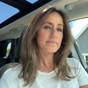 Meet your Posher, Elizabeth